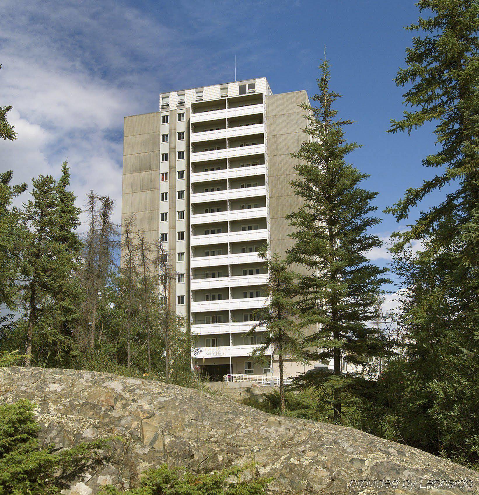 ילונייף Coast Fraser Tower מראה חיצוני תמונה